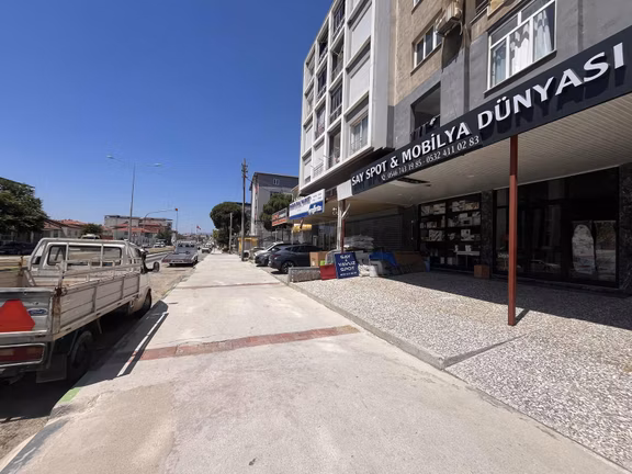 Berk Emlaktan Köprübaşında Cadde Üzeri Satılık Dükkan Ve Daire 2