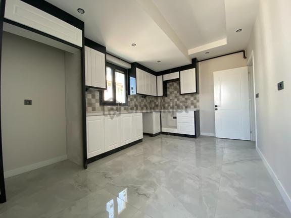 Uysal Emlak'tan Deliktaş Mah. Üçgen'e Yakın 100m2 2+1 Daire 2