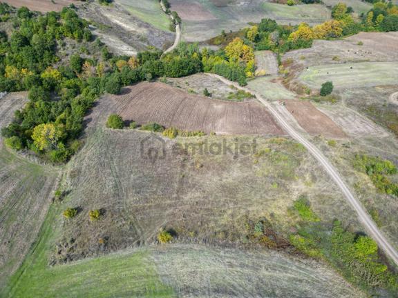 Uzmanlar'dan Kızderbent 7440 M2 %5 İmarlı Satılık Tarla 2