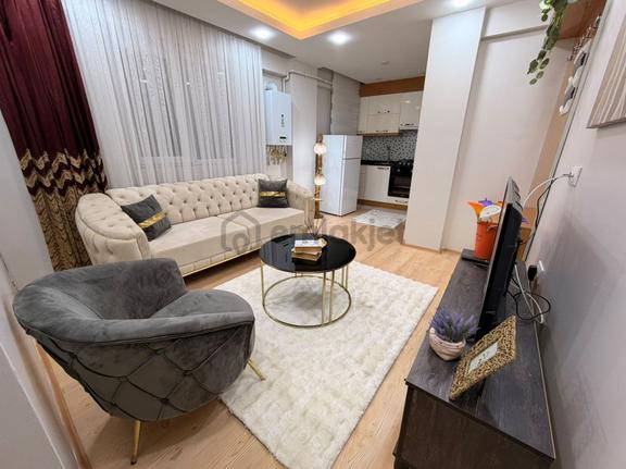 Atalar Mahallesinde Arakat Eşyalı 1+1 Satılık Apart 1