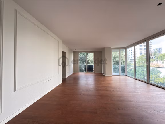 Orion Cadde'den Noter Sokak'ta Katta Tek 222 M2 Geniş 4+1 Balkon 1