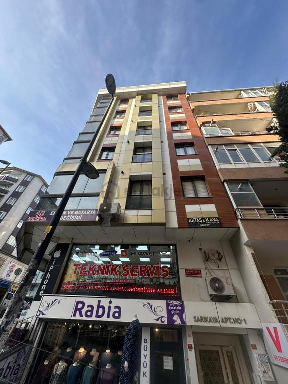 Yıldız Dan Mahmutbey Caddesi Üzerinde Kredili İskanlı Geniş 2+1 Ara Kat 1