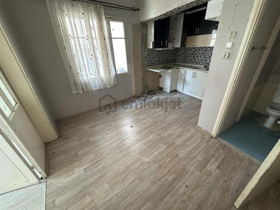 Ra Emlak'tan Çarşı Merkezde Satılık 2 Katlı Müstakil Ev 2