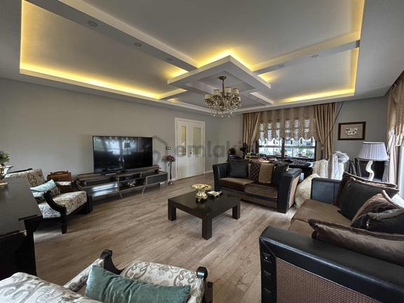 Gökdelenler Bölgesinde Bulvara Cephe Geniş 3+1 Satılık Daire 1