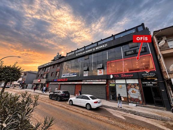 Mg'den Cadde Üzerinde Tabela Değeri Yüksek Kiralık Ofıs 1
