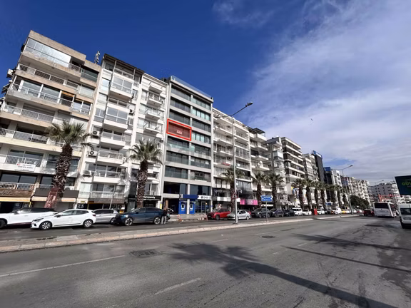 Karşıyaka İskele Çaprazı Yeni Binada 4 Üncü Kat 3+1 Daire 1