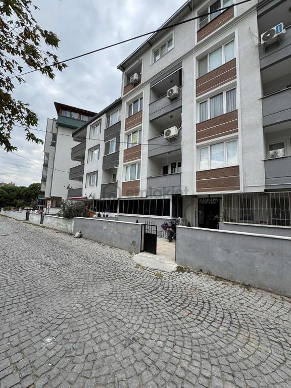 Maltepe Merkezde Cumartesi Yiyecek Pazarı Mevki Arakat 3+1 Daire 2