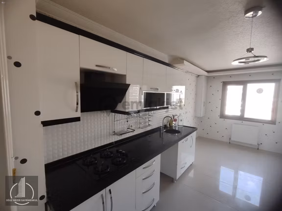 Oğuz Gezer'den Site Konforunda 2+1 Kiralık Daire 1