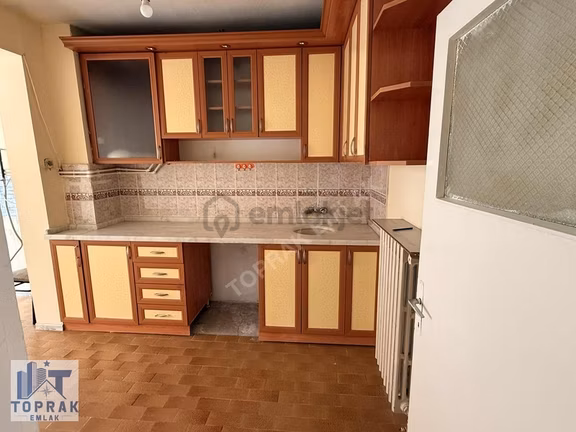Toprak Emlaktan Uluönder Mh. Ssk Bloklarında Bakımlı Kiralık 3+1 2