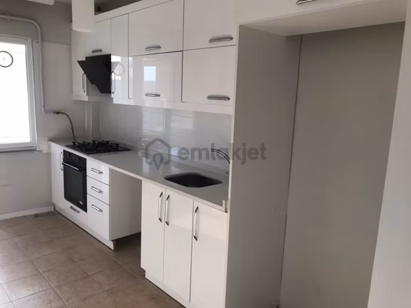 Hürriyet Mah. İlkent Sitesi 3+1 Kiralık 1