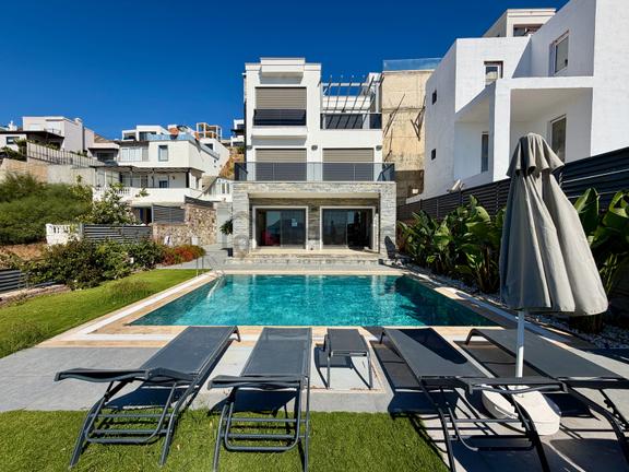 Bodrum Kadıkalesi'nde Muhteşem Deniz Manzaralı Havuzlu Villa 2