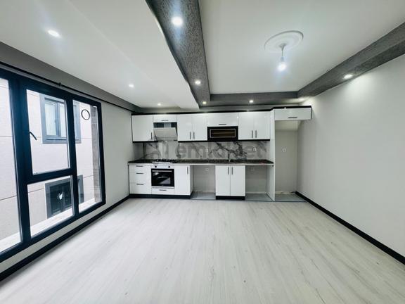 Güven'den Kapaklıda Hastaneye Yakın Balkonlu Kiralık 1+1 Daire 1
