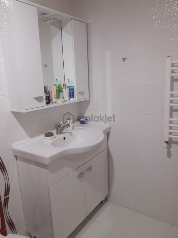 Yunuselinde Havuzlu Sitede Ara Kat Satılık 2+1 Daire 1