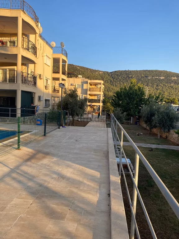 Aydın Didim Akbük'te Satılık 4+1 Havuzlu Sitede Full Eşyalı Ayrı Mutfaklı Daire 2