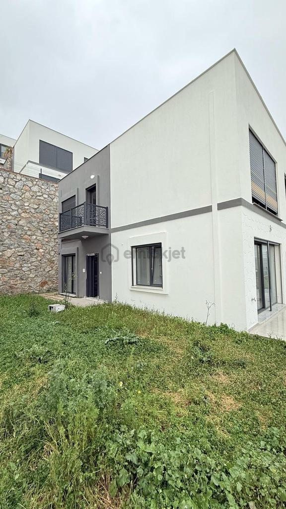 Aydın Didim Akbük'te Deniz Manzaralı Havuzlu Site İçerisinde 3+1 Müstakil Villa 2