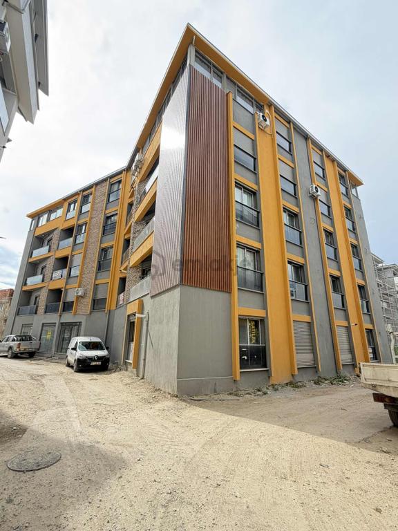Menemen Seyrek Merkezde Eşyalı 1+1 Kiralık Daire 1