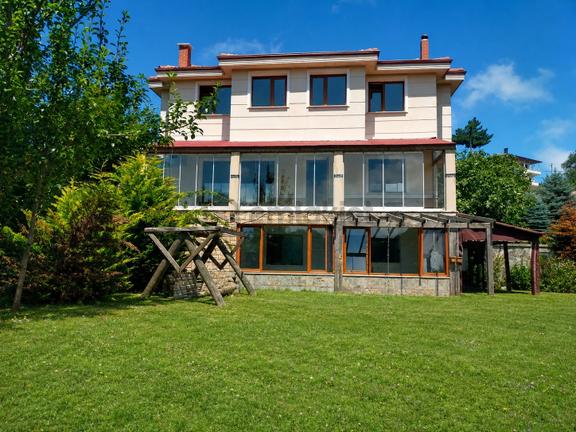 Çarşıbaşı Fener Mahallesinde Satılık Tripleks Villa 1