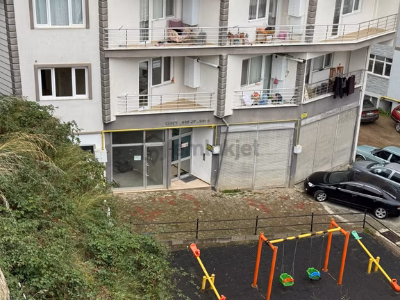 Akçaabat Orta Mahallede Satılık Dükkan 1