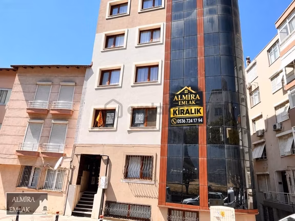 Hastane Yakını Cadde Üzeri Köşe Yeni Bina Asansörlü 3+1 120m2 1