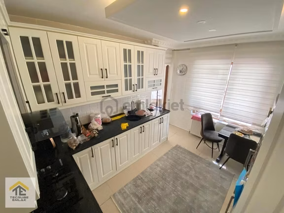 4+1 Yeni Bina Y.giriş Ön Full Altta Daire Var E.banyolu Balkonlu 2
