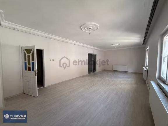 Turyap Sivas'tan Akdeğirmen'de İçi Full Yapılı Geniş 3+1 Kiralık 1