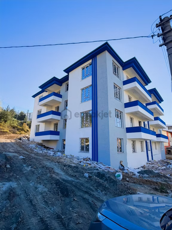 Kastamonu'da Çarşıya Yakın Konumda Asfalta 50 Mt.satılık Dairele 2