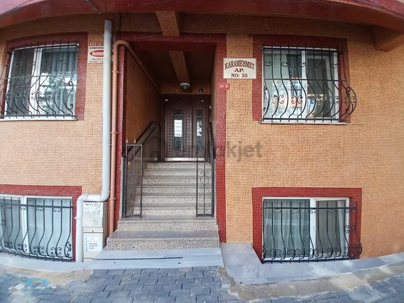Gaziosmanpaşa Merkez'de 120m² 3+1 Satılık Daire 1