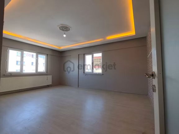 Yılmaz Gayrımenkul'den Andiçen Mahallesi Cadde Üzerinde Full Yapılı Kupon Daire 2