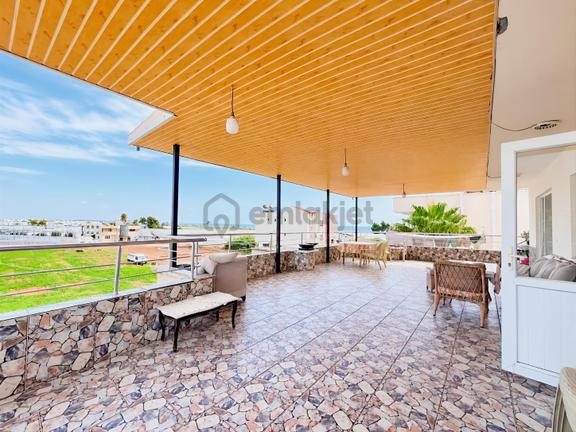 Remax Palm'den Kazanlı Da Satılık Müstakil Ev + Tarla 1