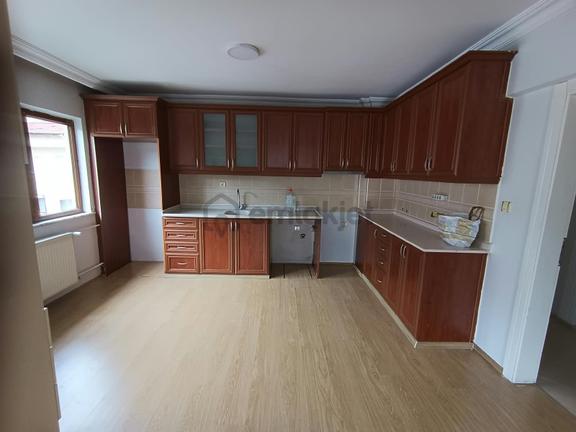 Ender Uysal Gayrimenkulden Kınıklı Da Mükemmel Konumda Manzaralı 3+1 Kiralık Geniş Daire.. 1
