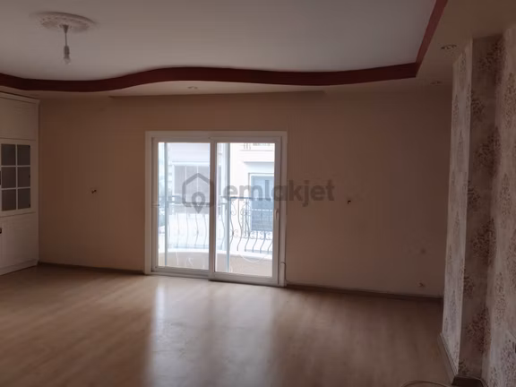 Erdemli Akdeniz Mahallesi Geniş Balkonlu 4+1 Kiralık Daire 2
