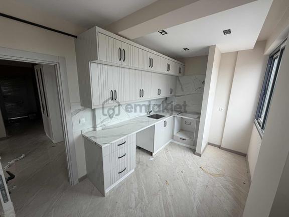 Güven Al Çınarlı 2+1 Kapalı Mutfak Satılık Daire Teraslı 1