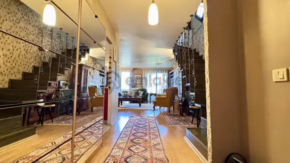 Mev Yanı 4+1 D.gazlı Şömineli 4 Balkonlu Deniz Manzaralı Villa 1