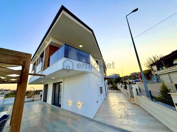 Bundan Uygunu Yok! 500 M2 Arsa İçinde 4+1 Eşyalı Köşebaşı Villa 2