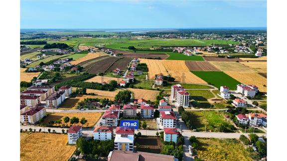 Cumhuriyet Mahallesi'nde Fırsat 706m2 Arsa 2
