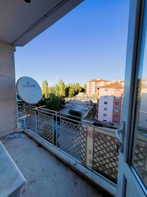 As-yıldıztepe'de Cadde Üstü Asansörlü 3+1 Fırsat Daire 1