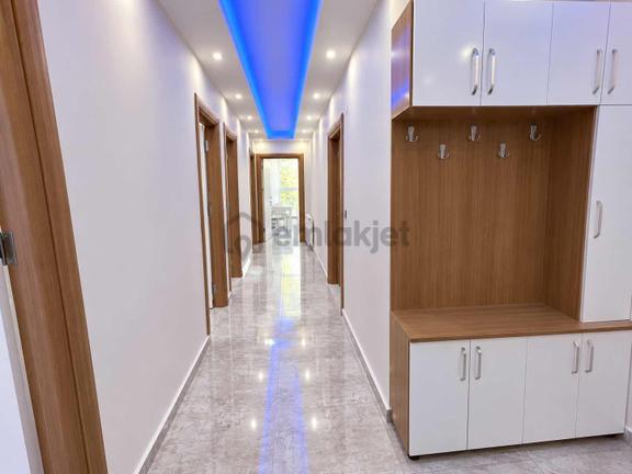 Dağlı Gayrimenkul'den Cadde Üzeri Sıfır Eşyalı 3+1 Daire 2
