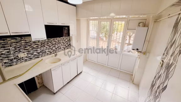 Malazgirt Mahallesinde 2+1 Yüksek Giriş Kiralık Ful Yapılı Daire 1