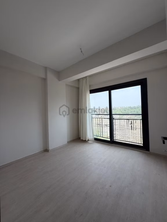 Bulvar Üzeri*1+1*uygun Fiyatlı Daire! 1
