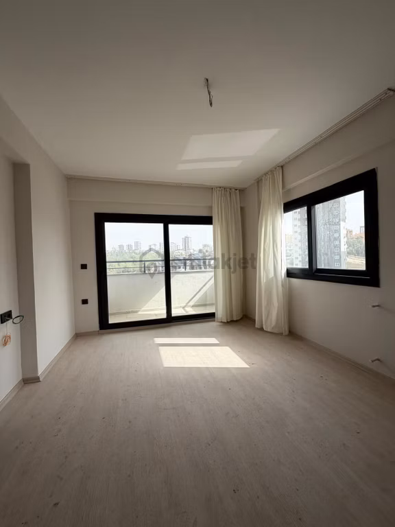 Bulvar Üzeri*1+1*uygun Fiyatlı Daire! 2