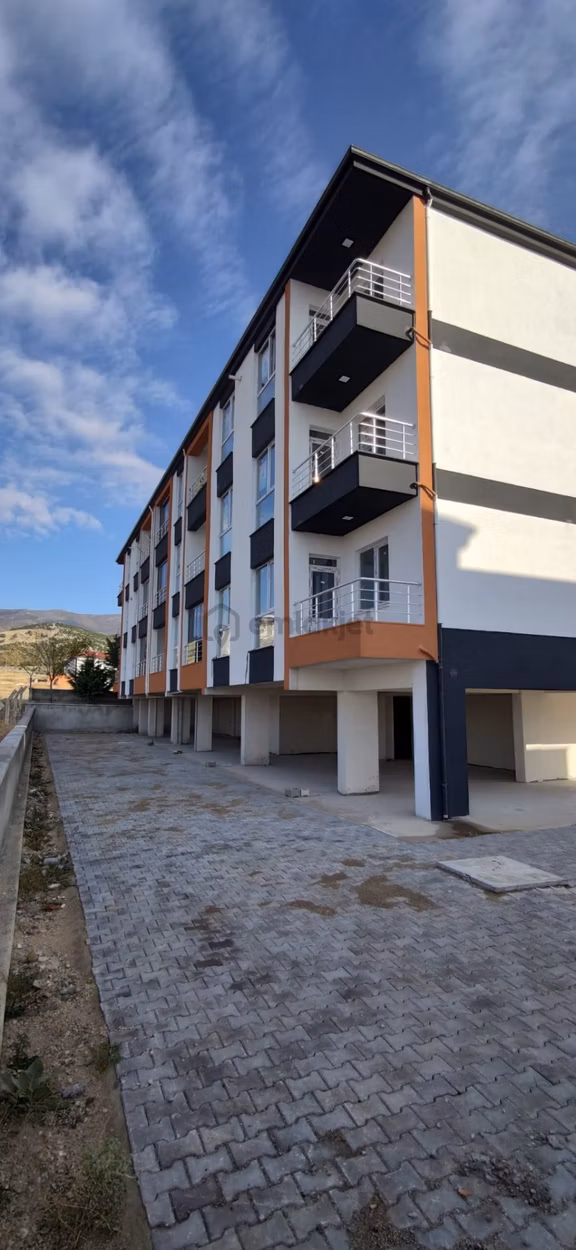 Enzade Emlaktan Satılık-kiralık 1+1 Daire 2
