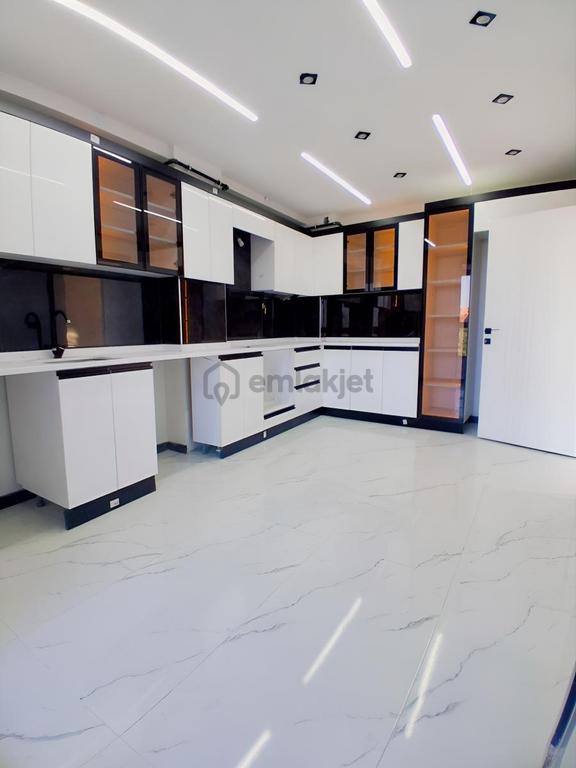 Ar-054 Şirintepe Mah. 3+1 140m2 Yunus Emre Spor Kompleksi Yakını 1