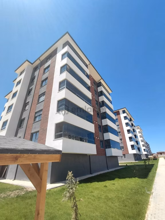 Lt-desticiler Ihlamurkent Mah. 150 M2 Site İçi 3+1 Daireler 1