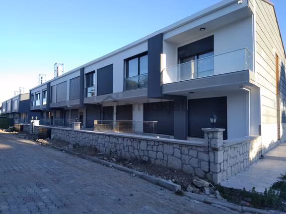 İzmir Çeşme Ilıca Denize Çok Yakın 1+1 Lüks Daire 1