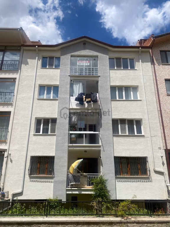 Vişnelik Mah İş Bankası Arası Satılık 3+1 Daire 1