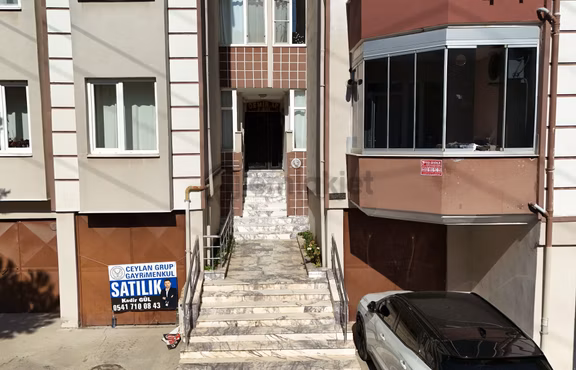 Bahçelievler Mah.-100. Yıl Lisesi Yakını Arakat 3+1=130 M2 Daire 1