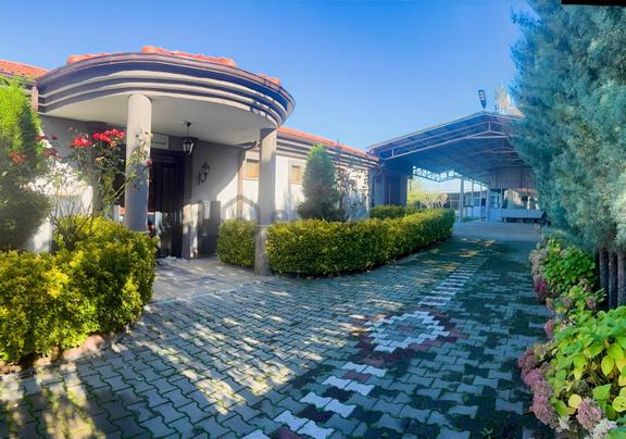Bursa İnegöl'de, 2.666 M2 Alanda Bahçeli, 5+1 Satılık Villa 1