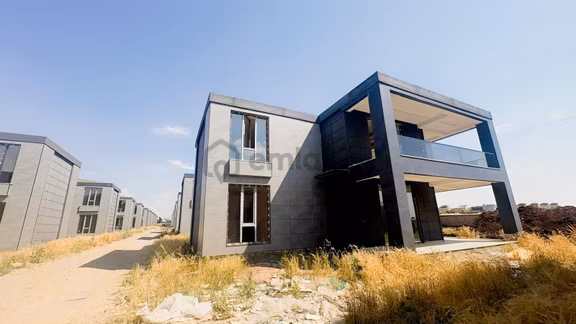 Emlak 72'den Kıra Dağı Hasan Paşa Sitesinde Satılık 4+1 Villa 2