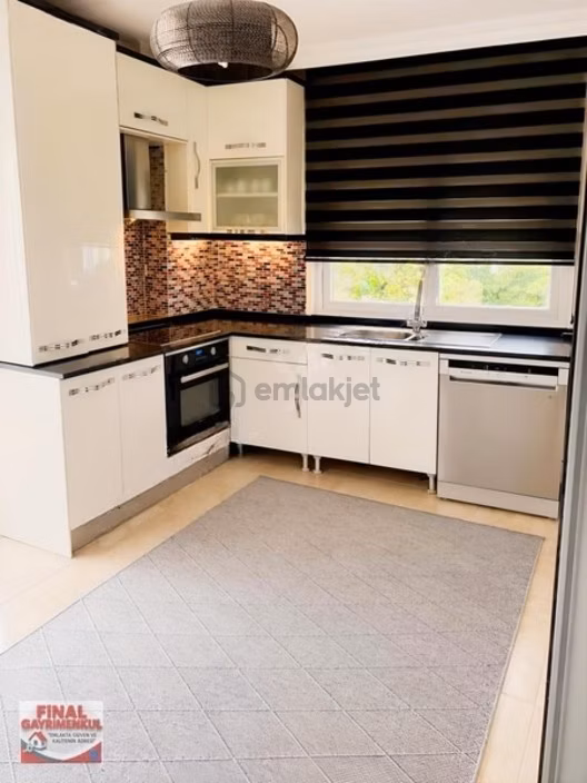 Güzelyurt Mah.160 M2 3+1 Kiralık Daire Kent Park Karşısı 1