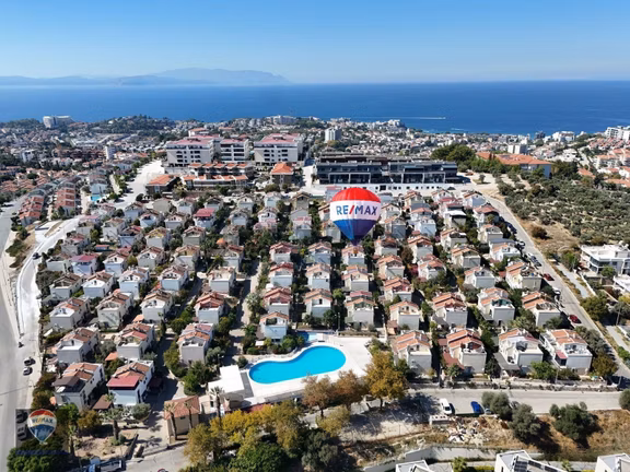 Kuşadası İlk Özge Sitesi Satılık Villa 1